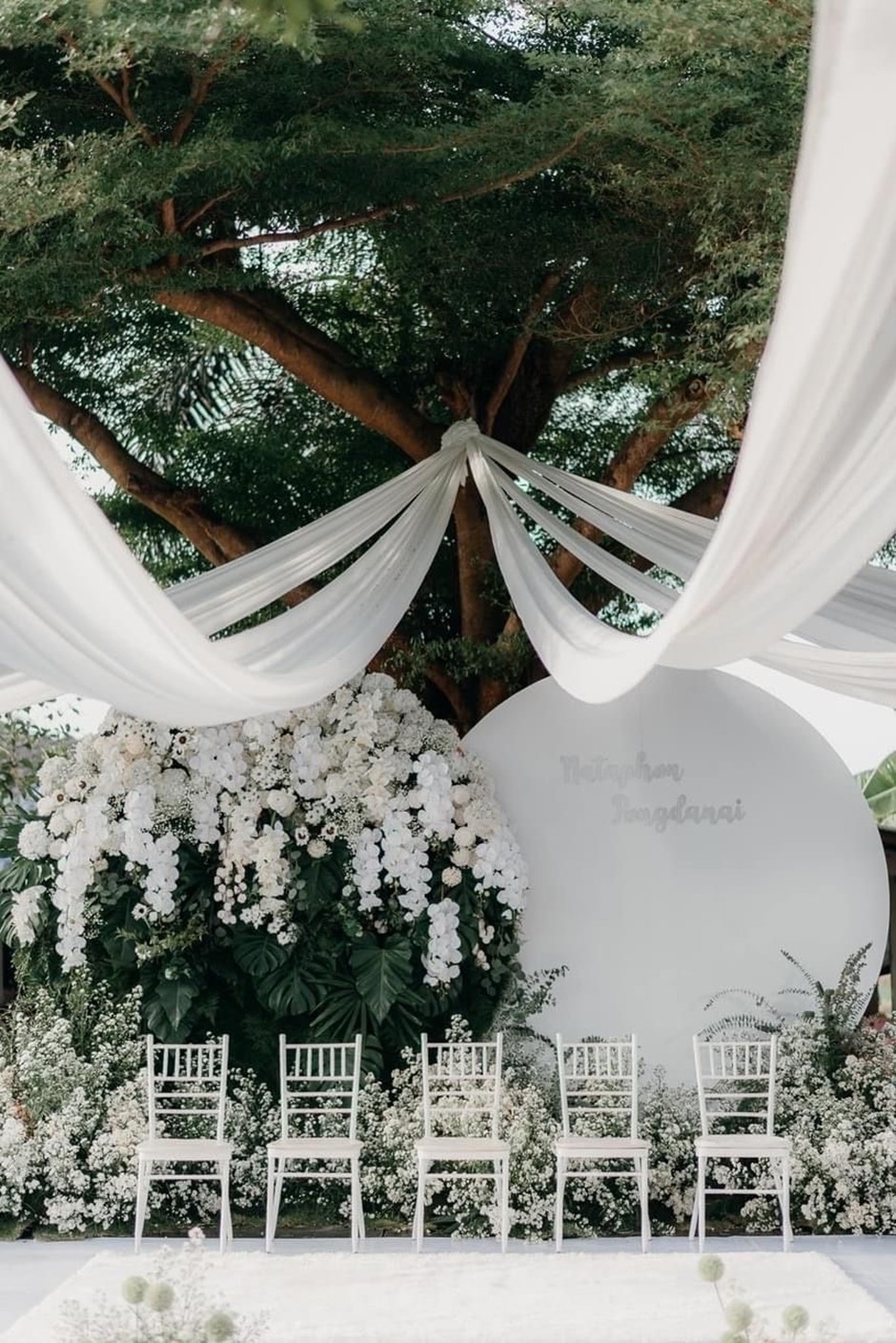 เฟอร์นิเจอร์และพร็อพส์แบบคุมโทน 