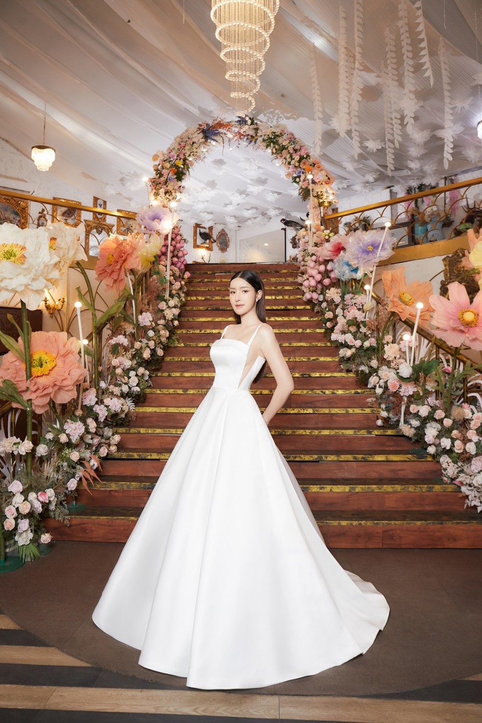  ชุดแต่งงานมินิมอล ชุดแต่งงานที่ดีไซน์เรียบง่าย 