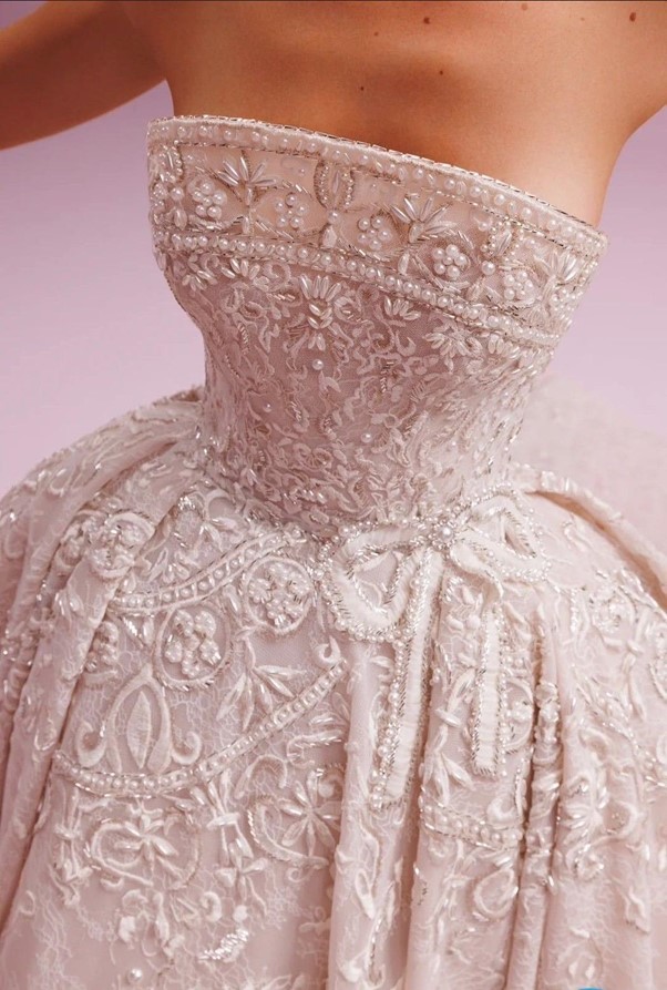 เอวทรงบาสก์ (Basque Waist) 