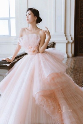 ชุดแต่งงานที่สีอ่อนนุ่ม (Subtle Shades)