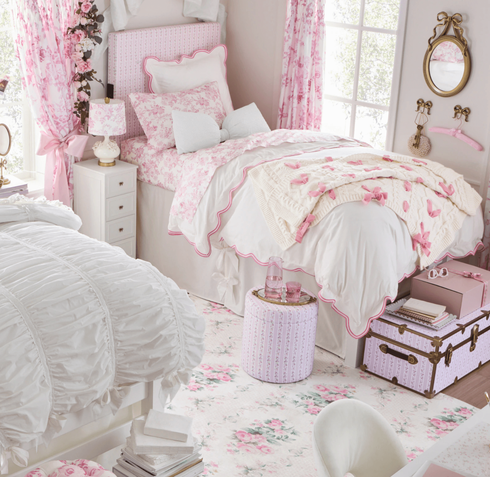 Dorm-Bedding-Pottery-Barn-Teen-Loveshackfancy