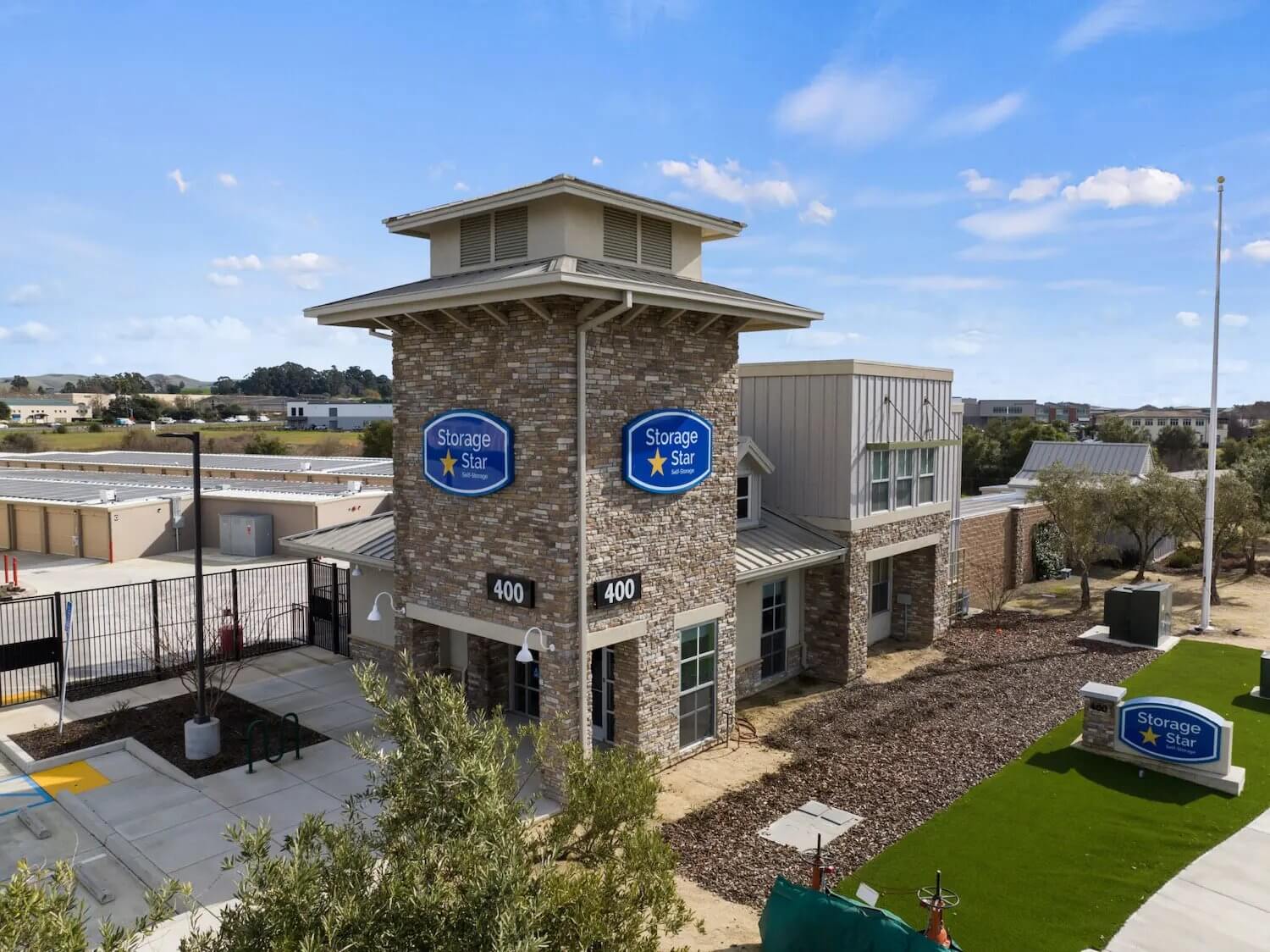 Exterior of Storage Star Napa on Devlin Road