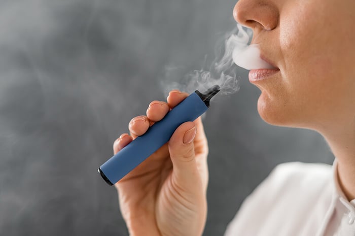 elfbar elfa master akku Smoking & Vapings Impact on Dental Care main image 0