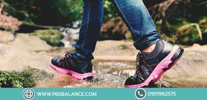 คนที่มีอาการเท้าแบน เมื่อต้องเดินทางไปต่างประเทศ ควรใส่รองเท้าแบบไหน