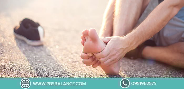 ทำไมจึงเจ็บเท้าเมื่อเดิน สาเหตุ การบรรเทาอาการเจ็บเท้า และแผ่นรองเท้าพิเศษเฉพาะบุคคล