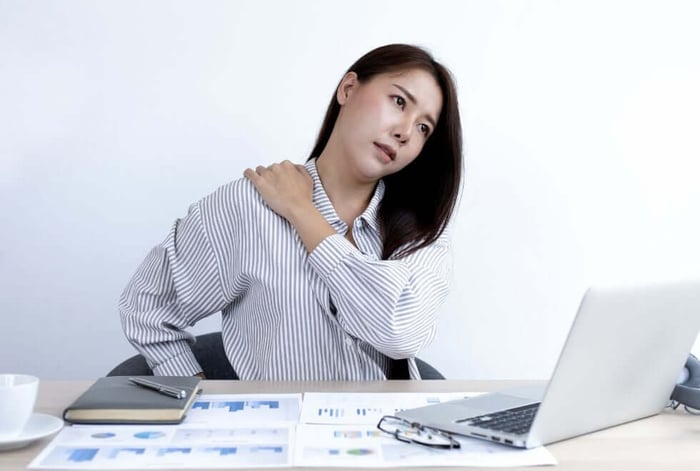 การใช้เทปพยุงกล้ามเนื้อสำหรับผู้ที่ทำงานออฟฟิศ