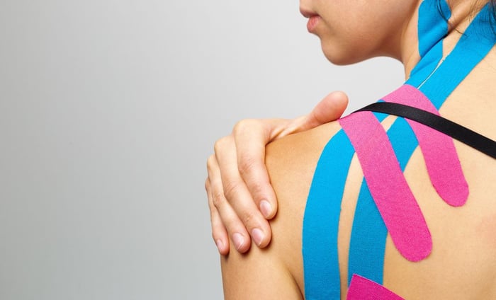 หมดปัญหาปวดกล้ามเนื้อ! 5 อาการที่เทปพยุงกล้ามเนื้อช่วยฟื้นฟูได้เร็วขึ้น