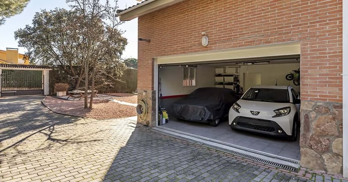 2-Car Garage Dimensions: Plan Your Move to Storage