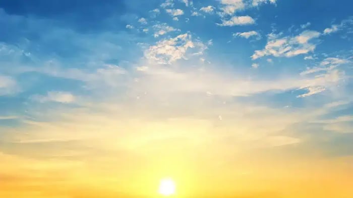 7 Best Mild-Weather Cities in the US & Canada for Self Storage