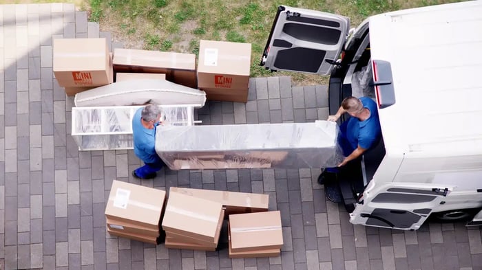 Is It Just Us, Or Are More Canadians Moving to the U.S.?   - Mini Mall Storage