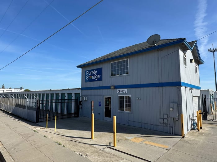 Drive-Up Storage Units in Madera, CA: Inside the Avenue 17 ½ Facility