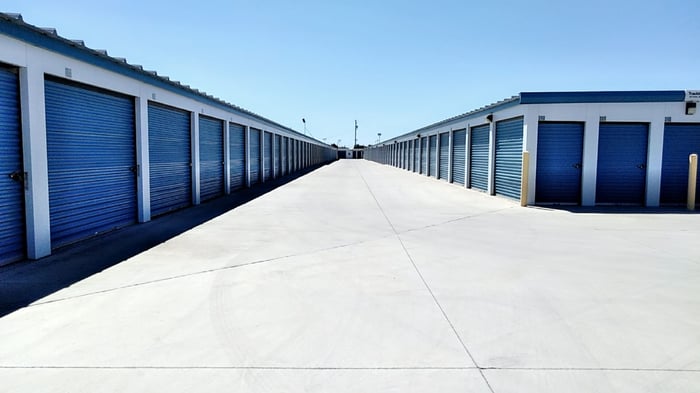 storage units in shafter ca