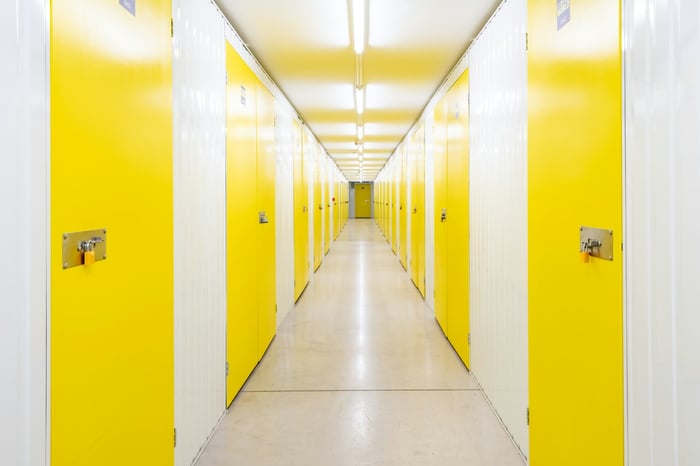 Why Temperature Controlled Storage Is Important for Photos