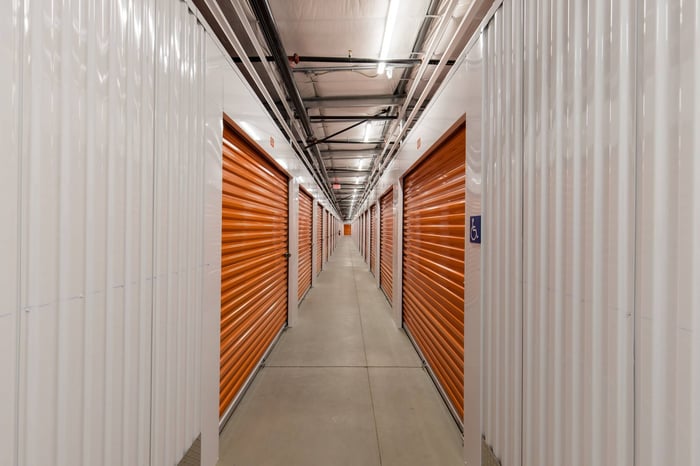 Spring Moving Tips for Porterville, CA Residents (And Why a Storage Unit Helps)