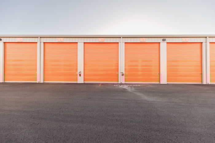 Spring Moving Tips for Delano, CA Residents: How Self Storage Makes Your Move Smoother