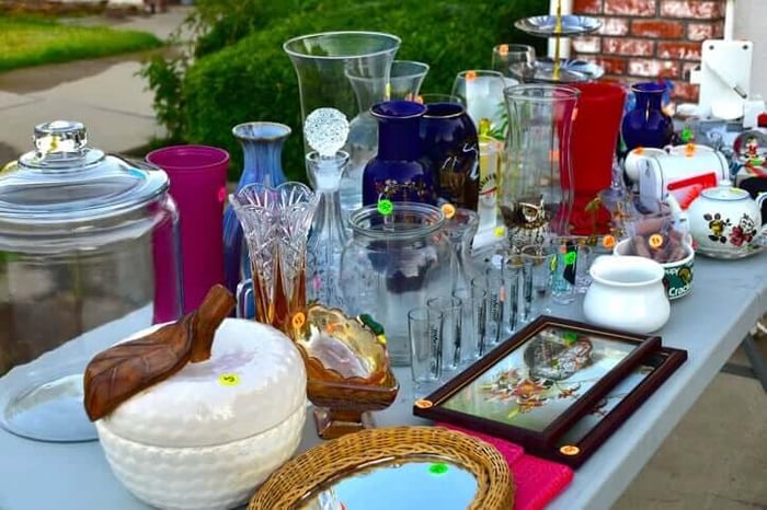 7 Tips for a Successful Summer Garage Sale - Safeguard Self Storage