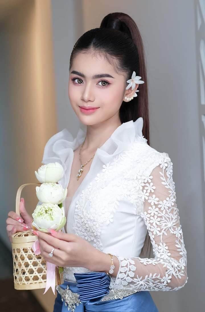 Lace and the Songkran Tradition Blending Traditional Thai Art with Contemporary Fashion