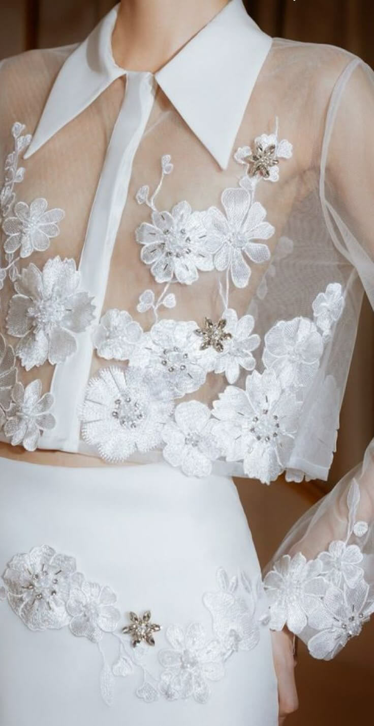 ผ้าแต่ละชนิดบอกบุคลิกของผู้สวมใส่อย่างไร? เข้าใจภาษาของเนื้อผ้า เพื่อเลือกเสื้อผ้าที่สะท้อนตัวตนอย่างมีสไตล์