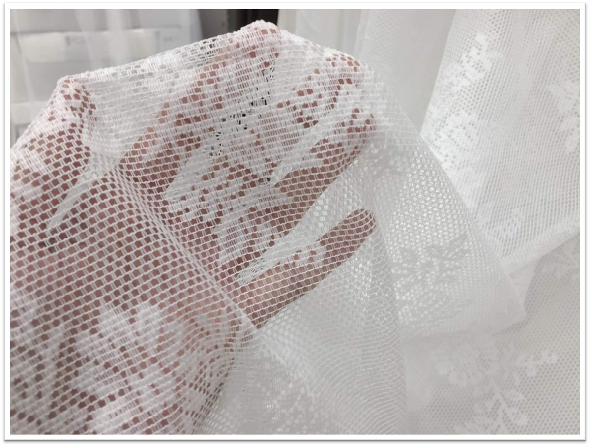 Open-weave or cutout-style lace improves airflow, making it perfect for everyday wear or hot-weather markets.
