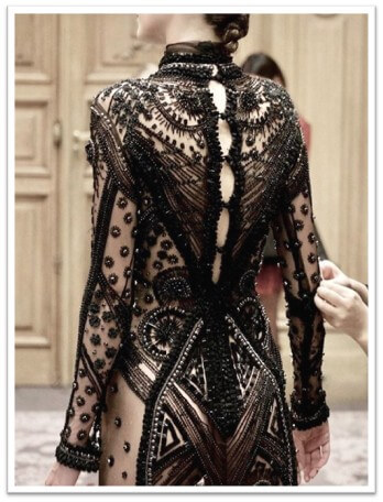 Removable lace sleeves or multi-way skirt panels in resort wear collections.