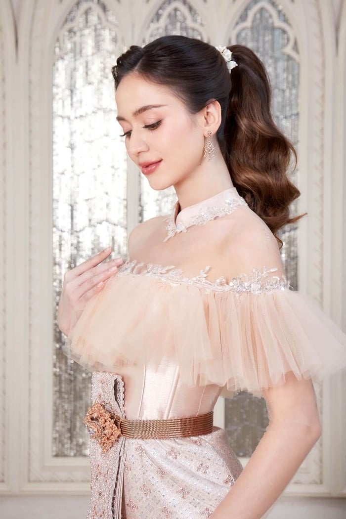 เทรนด์ชุดไทยประยุกต์ 2025 | ร้านชุดแต่งงาน 88 IMAGE