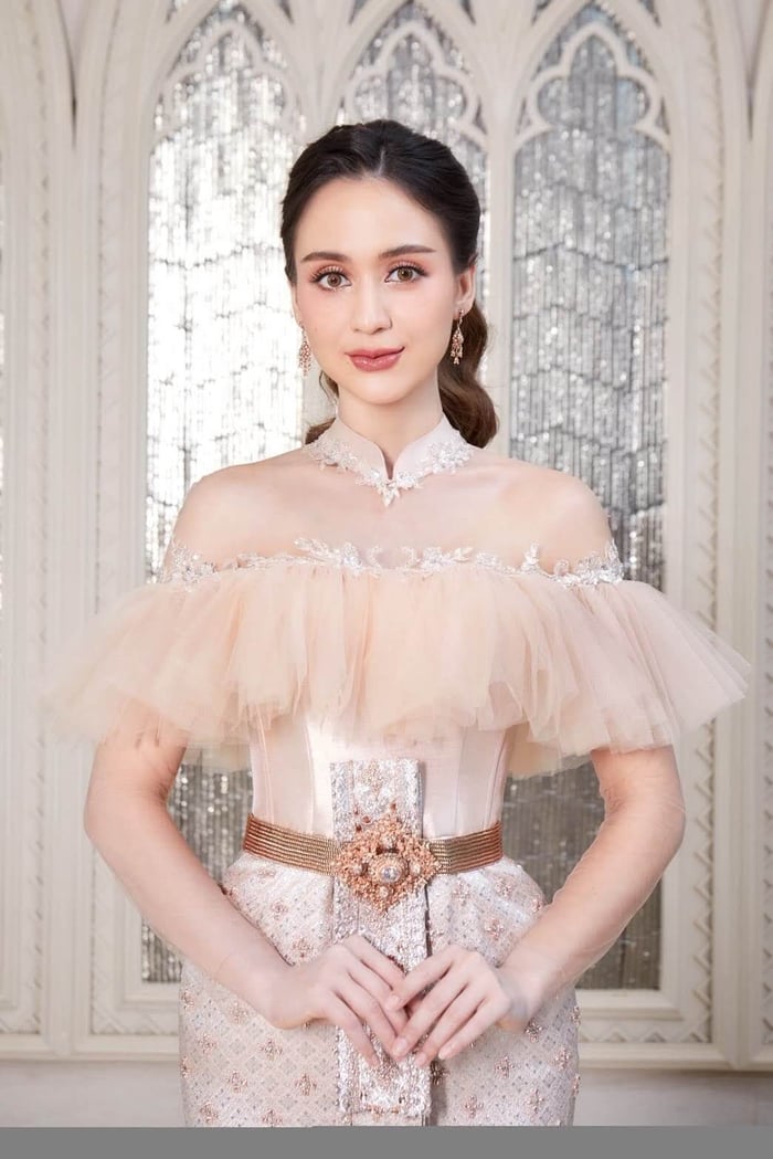 เทรนด์ชุดไทยประยุกต์ 2025 | ร้านชุดแต่งงาน 88 IMAGE