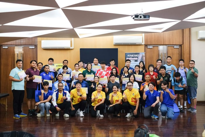 Kinesio Thailand ร่วมกันจัดอบรมการใช้ผ้าเทปคิเนซิโอ เพื่อบำบัดอาการบาดเจ็บของนักกีฬา กับทางสำนักงานการกีฬาแห่งประเทศไทย ที่จังหวัดราชบุรี โดยผู้เข้าร่วมเป็นนักวิทยาศาสตร์การกีฬา ผู้ฝึกสอนและนักเรียน เมื่อวันที่ 5-6 กรกฏาคม 2568