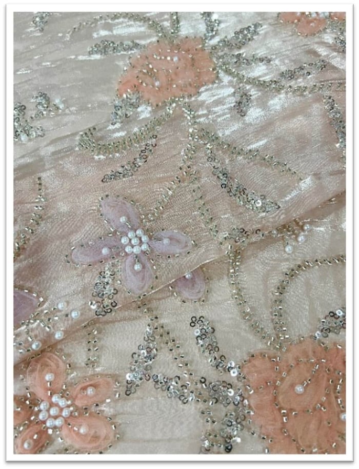 Ready-to-Wear Fashion: Casual silhouettes elevated with small lace panels or trims.