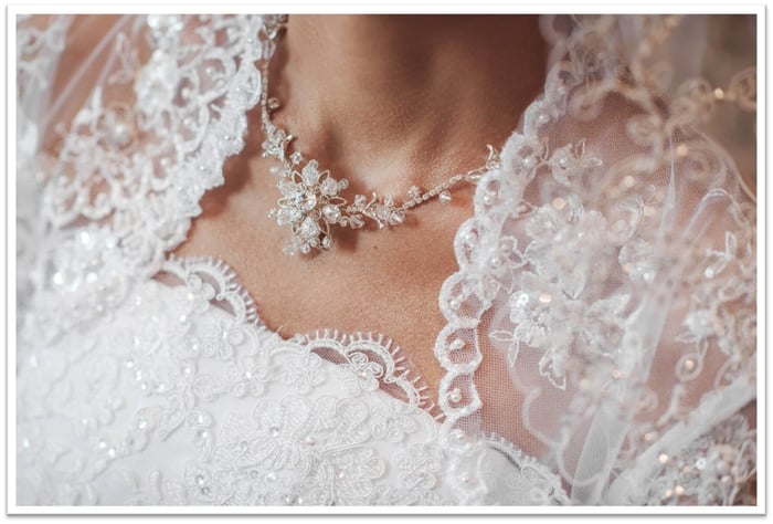 Runway Collections: Bold experimental designs that highlight artistry