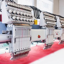 This technology makes it possible to produce fancy lace fabrics efficiently without compromising craftsmanship.