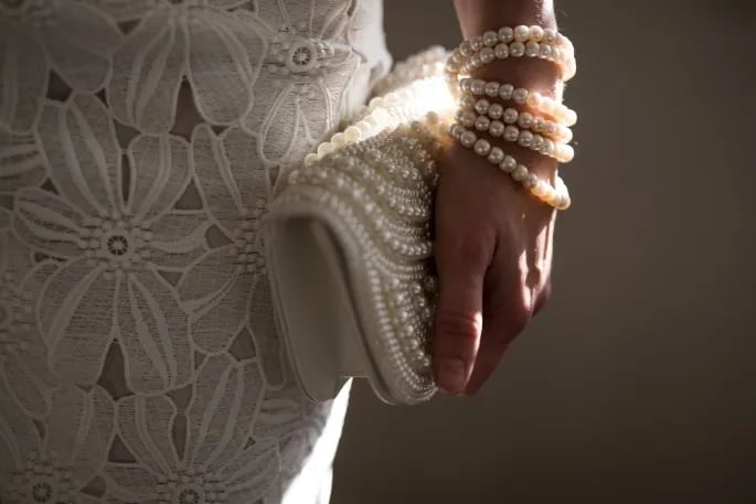 การสวมใส่แฟชั่นผ้าลูกไม้ Lace fabric สามารถแสดงความหรูหรา สวยงาม และเป็นแบบแฟชั่นที่เหมาะ ทุกโอกาส เพราะมีลายผ้าลูกไม้ที่สวยงามและสีสันที่เข้ากันกับบุคลิกของคุณ