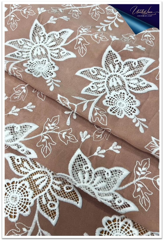 Customizable (Seen in: Iris van Herpen, Fendi): From subtle shoulder details to full-panel skirts