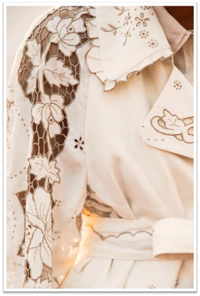 Matte & Metallic Finishes (Seen in: Louis Vuitton, Courrèges): Available in refined textures like brushed matte