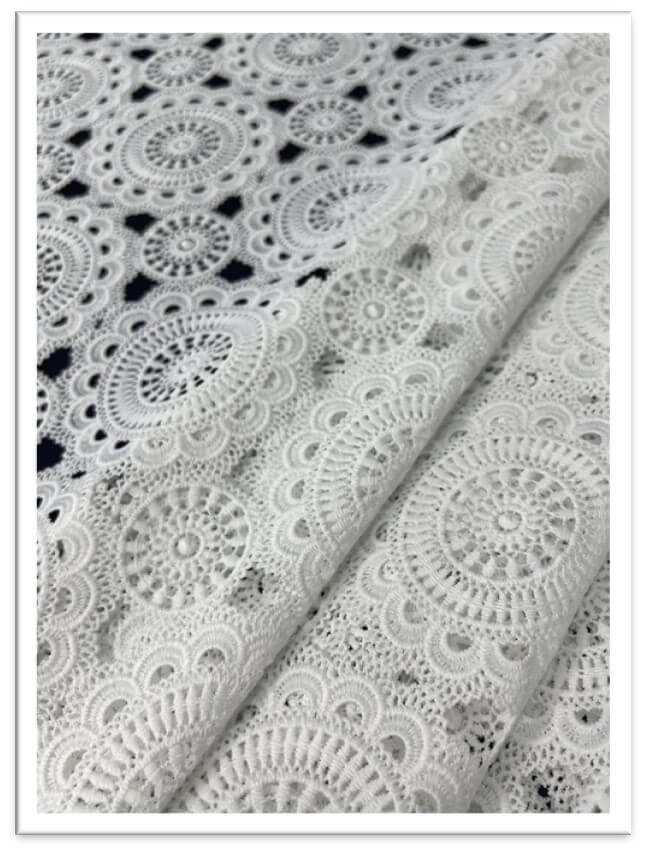  Explain the lace fabric of the United Lace