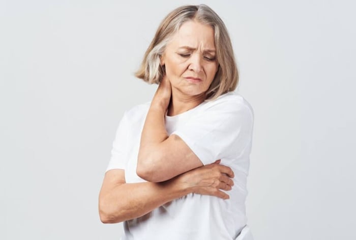 ก่อนที่จะพูดถึงครีม CFA ต้องเข้าใจก่อนว่าอาการปวดและอักเสบถือเป็นปัญหาที่พบได้บ่อยในชีวิตประจำวัน ไม่ว่าจะเกิดจากการเล่นกีฬา การทำงานหนัก การนั่งหรือยืนนานเกินไป หรือแม้แต่ภาวะข้อเสื่อมในผู้สูงอายุ