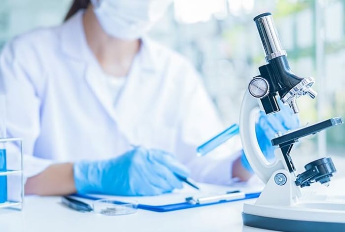 ผู้ที่มีอาการ ข้อเข่าเสื่อม เมื่อใช้ครีม CFA ติดต่อกันหลายสัปดาห์ รายงานว่ามีอาการปวดลดลง และการเคลื่อนไหวดีขึ้น