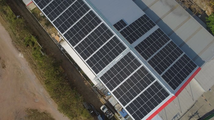 ติดโซลาร์โรงงานกับมืออาชีพ เลือก GEE Solar เพื่อระบบที่เสถียร ประหยัดจริง และคุ้มค่าการลงทุนระยะยาว