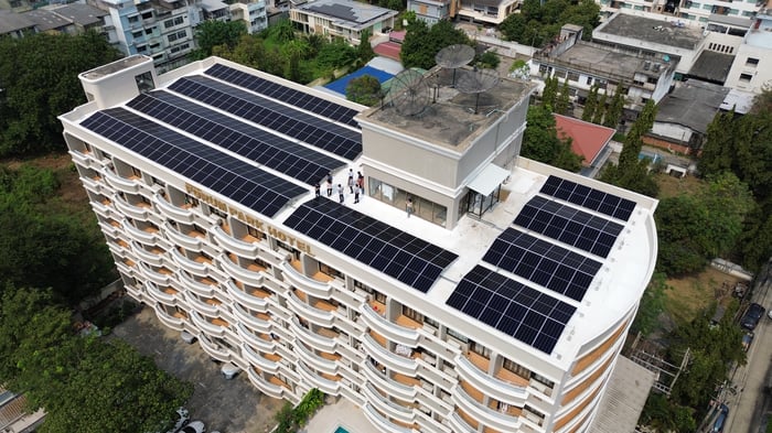 สิ่งที่ควรพิจารณาก่อนตัดสินใจติดตั้งโซลาร์เซลล์ในธุรกิจโรงแรม