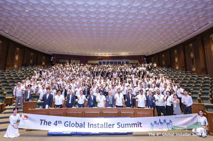 GEE Solar คว้า 2 รางวัลใหญ่ระดับโลก ตอกย้ำการเป็นผู้นำด้านพลังงานสะอาดของไทย 