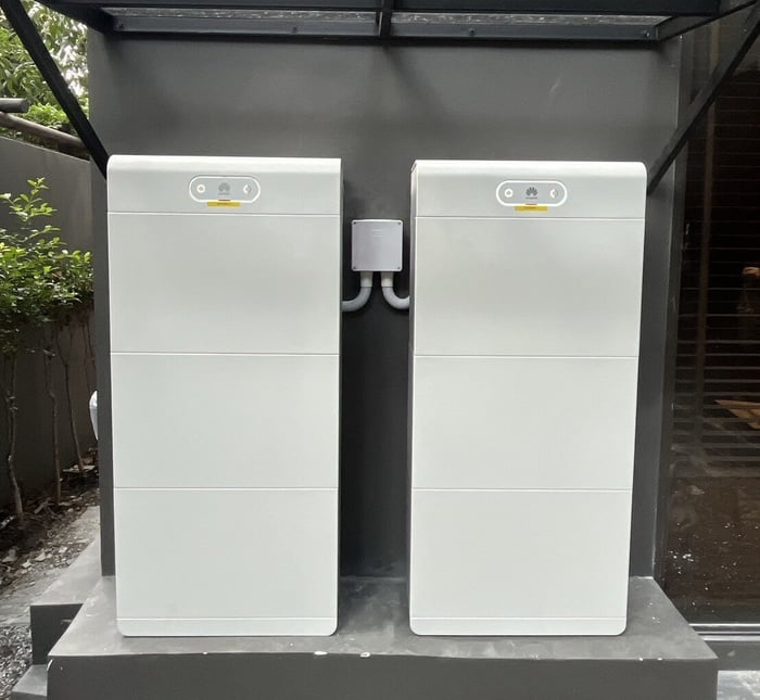 ภาพอุปกรณ์โซลาร์เซลล์แบบ Hybrid
