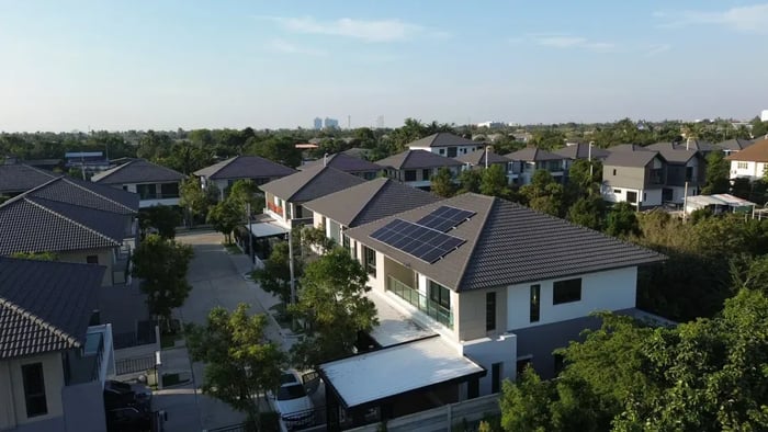 GEE Solar ติดตั้งระบบโซล่า One Stop Service ที่จะช่วยให้ทุกขั้นตอนเป็นเรื่องง่าย ไม่ว่าจะเป็นการขออนุญาตจากคณะกรรมการกำกับกิจการพลังงาน (กกพ.) การยื่นเรื่องขอเชื่อมต่อกับการไฟฟ้านครหลวง (MEA) หรือการไฟฟ้าส่วนภูมิภาค (PEA)