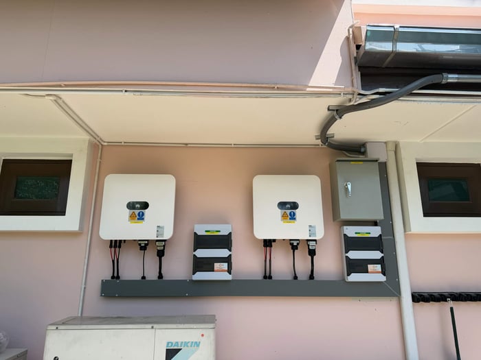 ภาพประกอบระบบโซลาร์เซลล์แบบ On Grid และ Hybrid