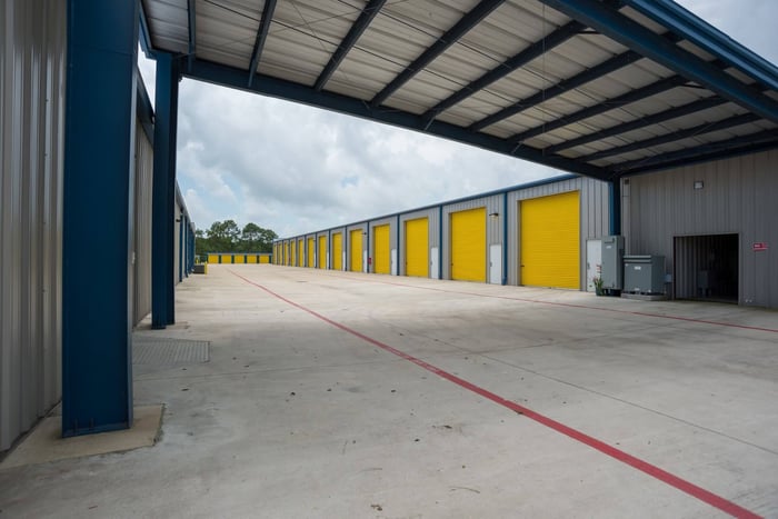 loading-dock-storage-facility-pasadena-tx