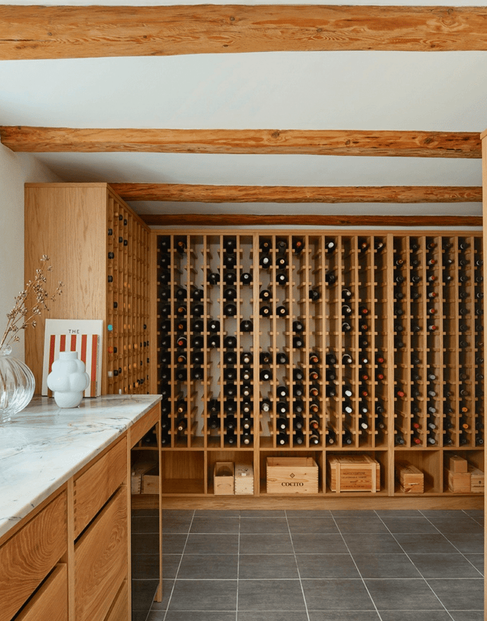 wall-wine-storage-with-bottles