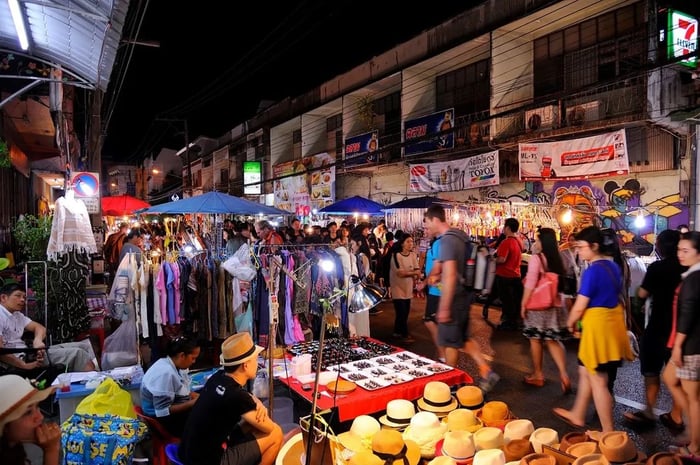 Wua Lai Walking Street