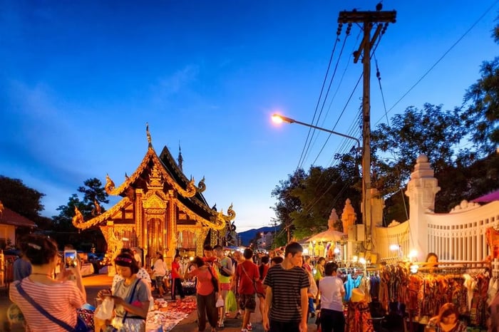 Nimmanhaemin Night Market: The Trendy Alternative