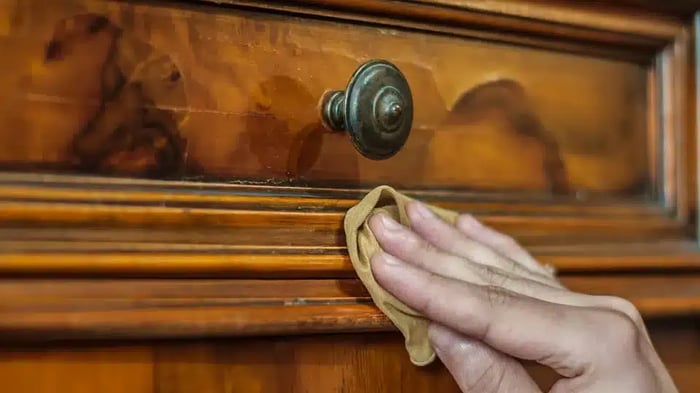 Mini Mall Storage Antique Valuation Guide