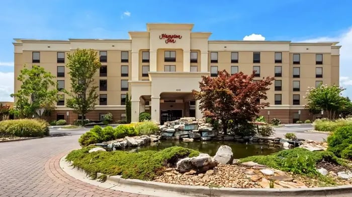 Hampton Inn near Mini Mall Storage in Ooltewah, TN