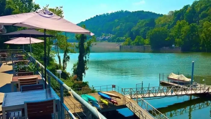 lakeside patio restaurant