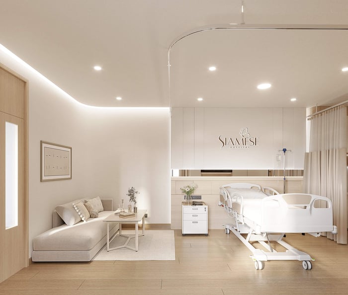 ในการออกแบบตกแต่งภายในโรงพยาบาล ไม่ใช่แค่เรื่องดีไซน์ แต่ต้องสอดคล้องกับข้อกำหนดต่างๆ เช่น